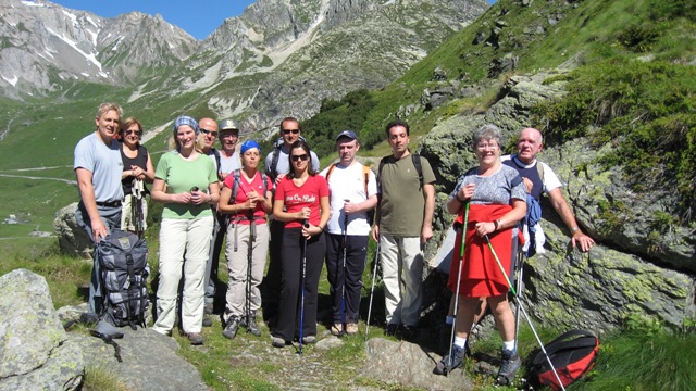 Il gruppo tra le stupende montagne della valle d'aosta.